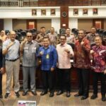 Bahas Agenda Evaluasi Pelaksanaan Program Tahun 2023, Komisi III DPRD Sumbar Rapat Bersama Mitra Kerja IMG-20240105-WA0033-696×442-1