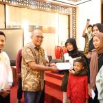 Ketua DPRD Sumbar Supardi Salurkan Bantuan dari Baznas bagi Seniman 4