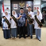 Empat Pelajar SMA Wakili Sumbar di Parlemen Remaja, Ketua DPRD Muhidi Beri Dukungan Penuh 46
